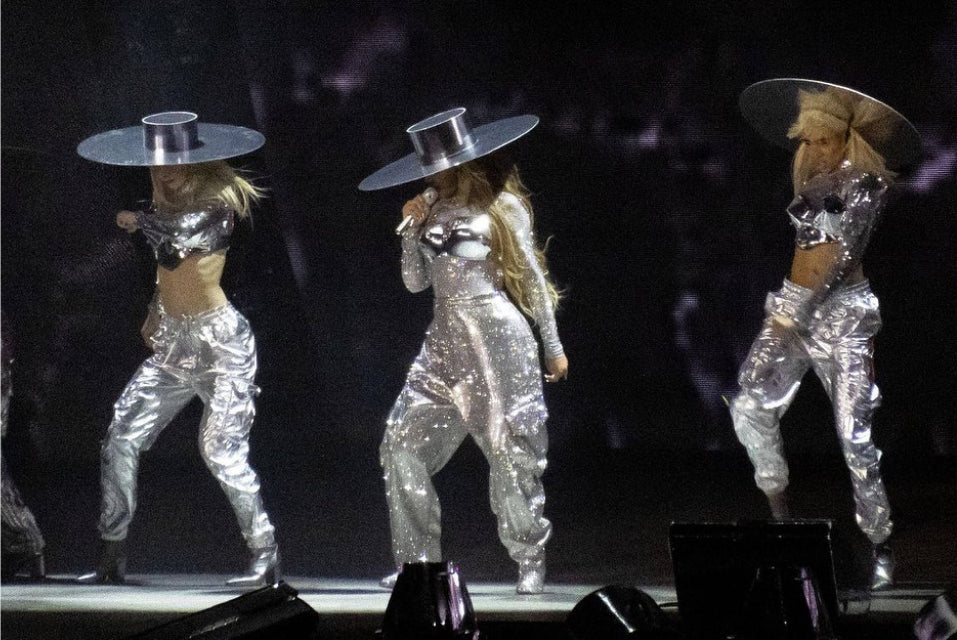 Beyoncé Bellissima Pop Crave | #SabrinaCarpenter Looks Bellissima In