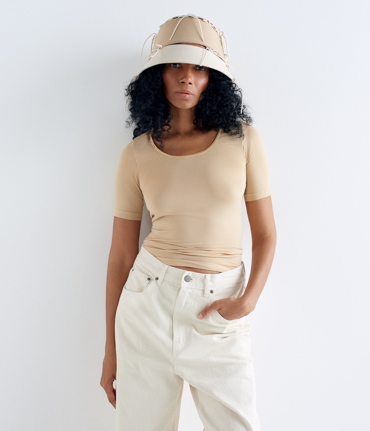 44_10, Embellished Bow Tie Bucket Hat