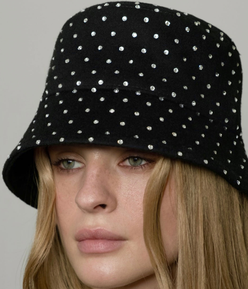 Crystal-embellished Bucket Hat BCT101-W-DMD-XXS Ruslan Baginskiy